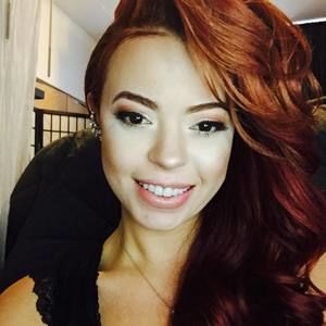 Meet your Posher, Monique